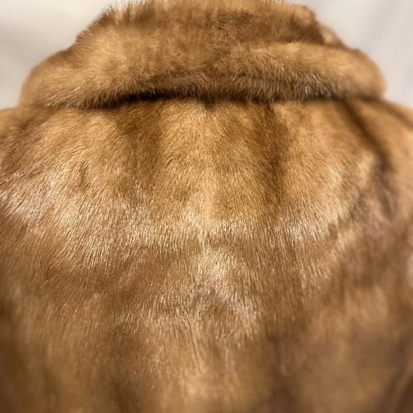 Brodys Vintage Honey Mink Bolero Jacket with Hat Pockets Winged Collar - Picture 4 of 16